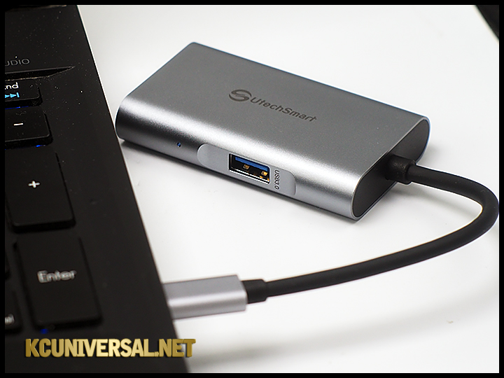 UtechSmart 4 in 1 USB-C hub, plugged in laptop via USB-C