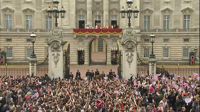 William and Middleton at the balcony of the Buckingham Palace